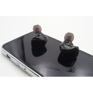 Dual Drivers TWS Earbud Nirkabel dengan Housing Resin